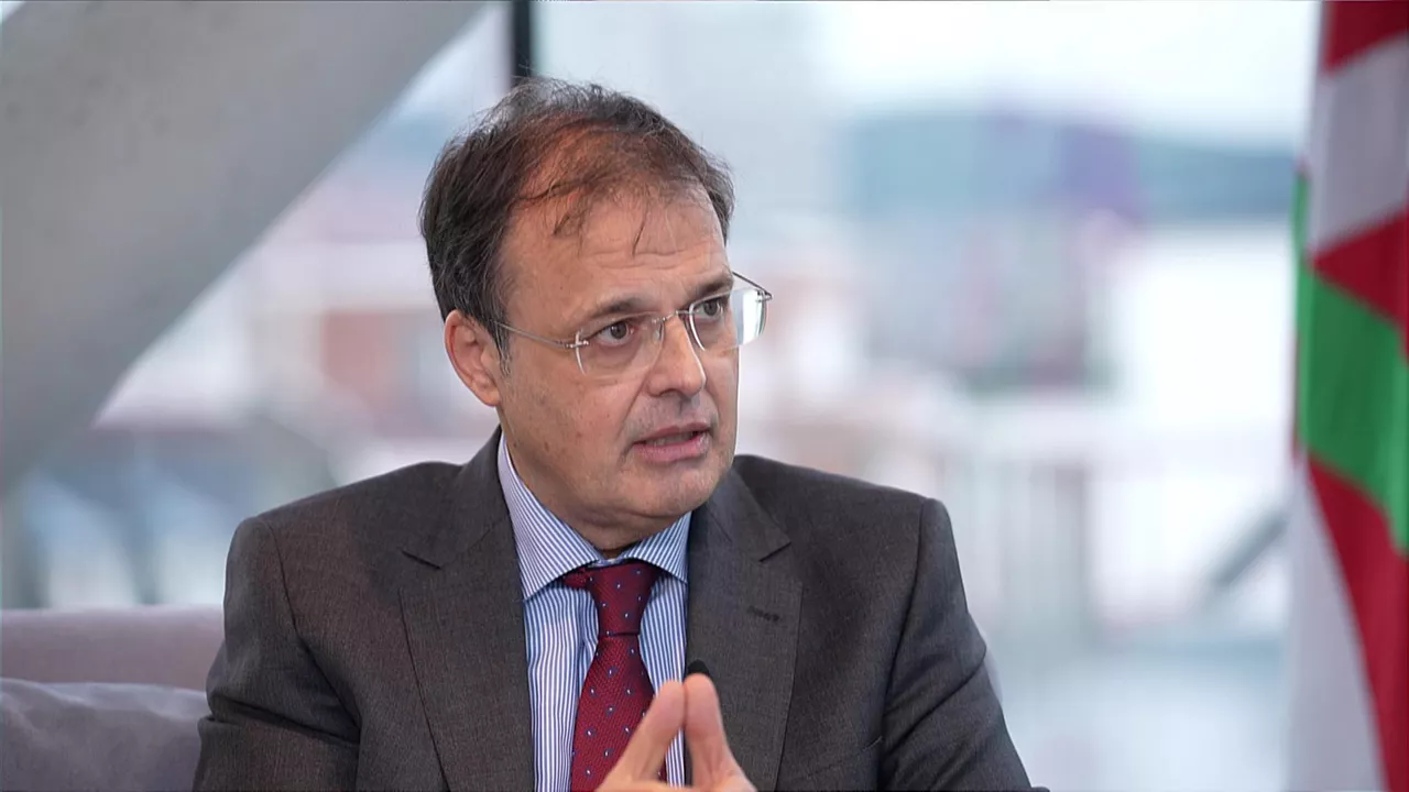 Consejero de Salud afirma que los casos de vacunas caducadas se concentran "en una o dos OSIs, una la de Donostialdea"