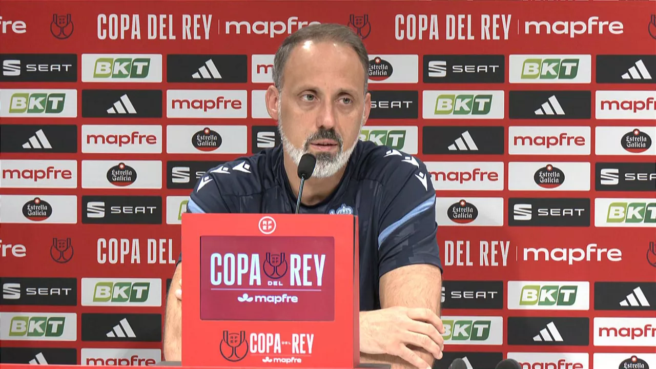 Pellegrino Matarazzo Realeko entrenatzaileak prentsaurrekoa eman du Errege Kopako Osasunaren kontrako partidaz.