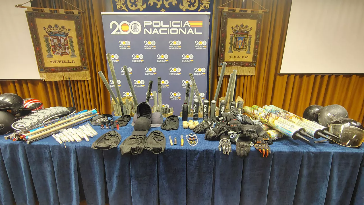 El material intervenido hoy en el dispositivo de seguridad. Foto: EFE