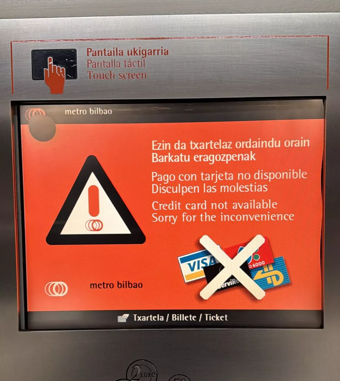 Bilboko metroan zabaldutako mezua, txartela bidez ordaintzeko