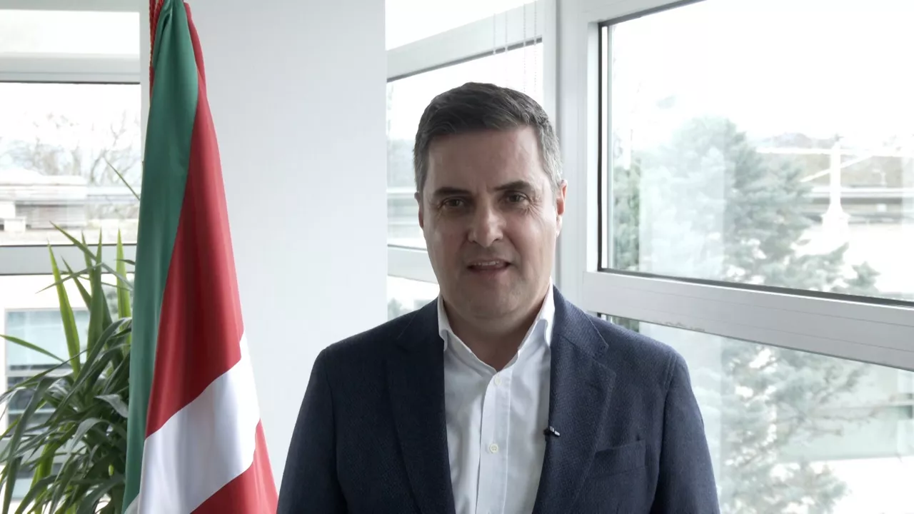 Mikel Jauregi sailburua Ayesa erosketa akordioa