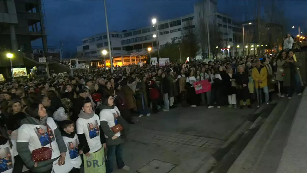 Miles de aspirantes a especialidad médica realizan el examen MIR, clave para su futuro profesional
