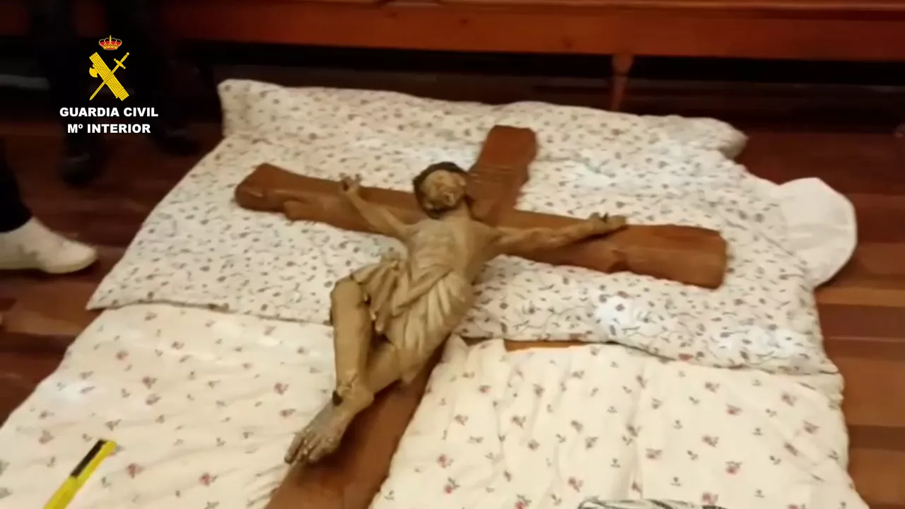 Detenidas tres personas por apropiación indebida y receptación de piezas de patrimonio histórico