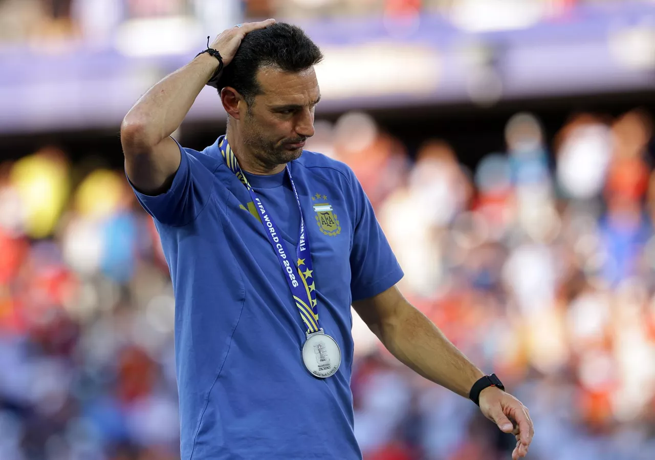 EAST RUTHERFORD (United States), 20/07/2026.- Argentina's head coach Lionel Scaloni reacts after losing the FIFA World Cup 2026 final match Spain against Argentina, in New Jersey, USA, 19 July 2026. (España) EFE/EPA/CHRISTOPHER NEUNDORF
