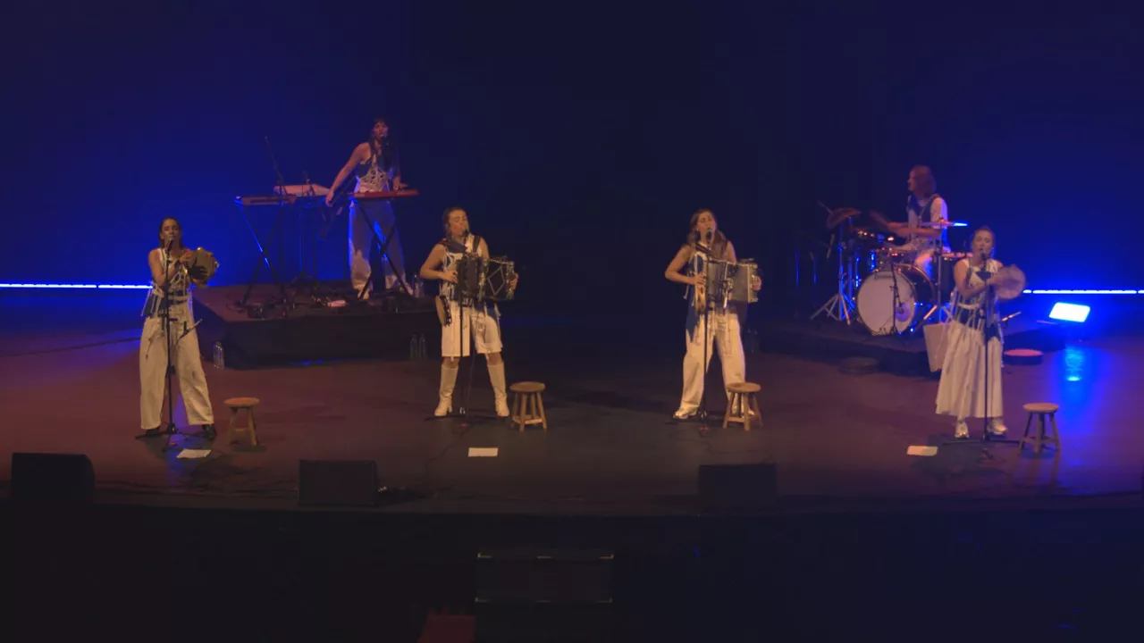 Neomak taldea Arriagan zuzenean