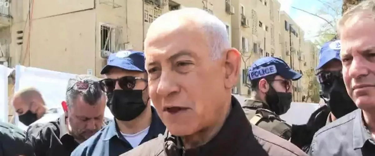 FOTODELDIA ARAD (ISRAEL), 22/03/2026.- Captura de video del primer ministro israelí, Benjamín Netanyahu, en declaraciones este domingo a un seleccionado grupo de periodistas en una visita con grandes medidas de seguridad a Arad, localidad del sur de Israel que este sábado noche sufrió un impacto de un misil iraní que dejó más de 60 heridos, entre ellos 10 graves, donde afirmó que "es hora de que los líderes del resto de los países se sumen" a la ofensiva de Israel y Estados Unidos contra Irán. EFE/Oficina del Primer Ministro de Israel -SÓLO USO EDITORIAL/SOLO USO PERMITIDO PARA ILUSTRAR LA NOTICIA QUE APARECE EN EL PIE DE FOTO (CRÉDITO OBLIGATORIO)-
