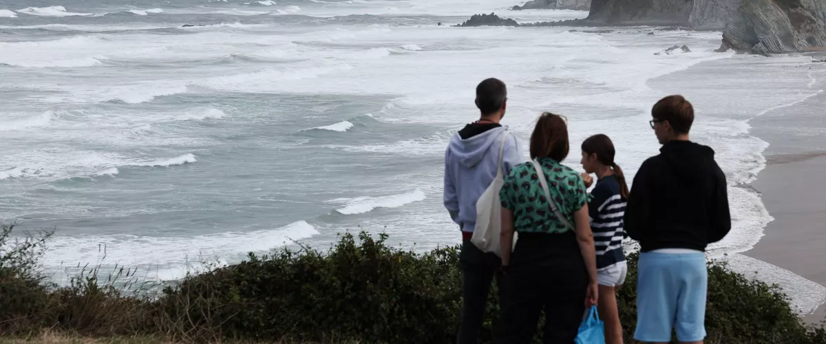 Fuerte oleaje en Sopela (Bizkaia)