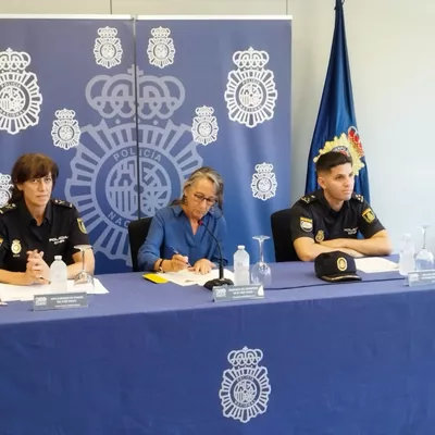 La Jefa Superior de la Policía Nacional en el País Vasco, Teresa Herráez, la delegada del Gobierno central en el Euskadi, Marisol Garmendia, y  Alejandro N., jefe del Grupo II Operativo de extranjeros de la Brigada de Extranjería y Fronteras de Gipuzkoa.



EUROPA PRESS

25/6/2026