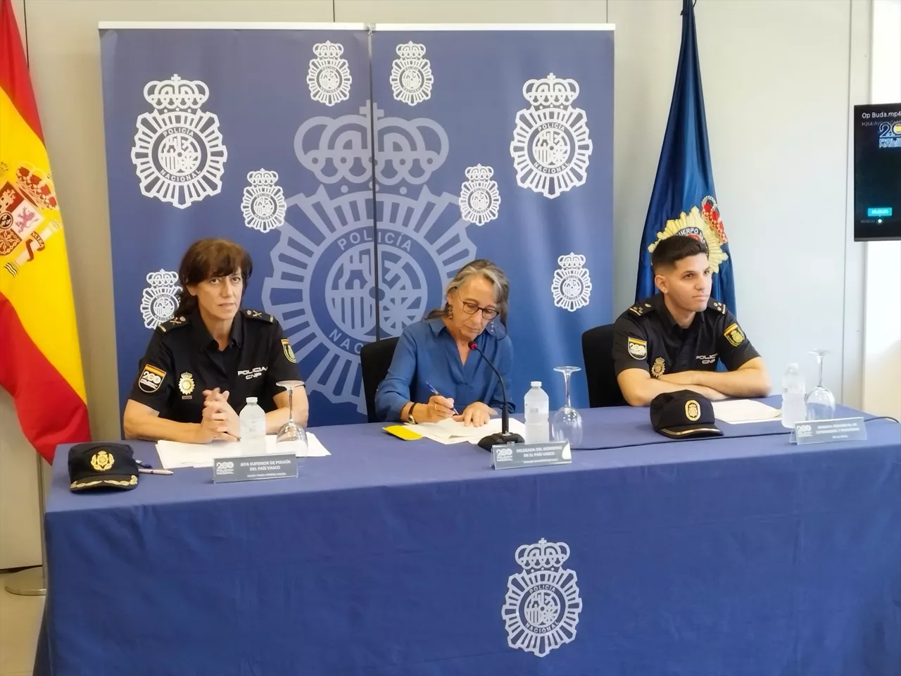 La Jefa Superior de la Policía Nacional en el País Vasco, Teresa Herráez, la delegada del Gobierno central en el Euskadi, Marisol Garmendia, y  Alejandro N., jefe del Grupo II Operativo de extranjeros de la Brigada de Extranjería y Fronteras de Gipuzkoa.



EUROPA PRESS

25/6/2026