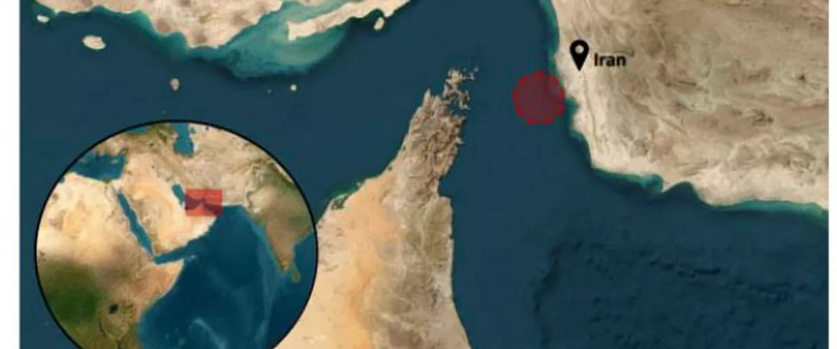 ORMUZ, 22/04/2026.- Irán atacó a tiros en las últimas horas un buque portacontenedores a 15 millas náuticas al noreste de Omán, cerca del estrecho de Ormuz, informó este miércoles la agencia británica de Operaciones Comerciales Marítimas (UKMTO, por sus siglas en inglés). Una lancha armada de la Guardia Revolucionaria iraní (IRGC, en inglés) se acercó al buque sin establecer contacto previo por vía radiofónica y abrió fuego contra él, "lo que ha causado graves daños en el puente de mando", indicó el organismo, que recopila información sobre ataques a buques en la guerra de Irán. Toda la tripulación "se encuentra a salvo" y "no se han registrado incendios ni repercusiones medioambientales", añadió la agencia, con sede en el Reino Unido. EFE/ UKMTO - SOLO USO EDITORIAL/SOLO DISPONIBLE PARA ILUSTRAR LA NOTICIA QUE ACOMPAÑA (CRÉDITO OBLIGATORIO) -
