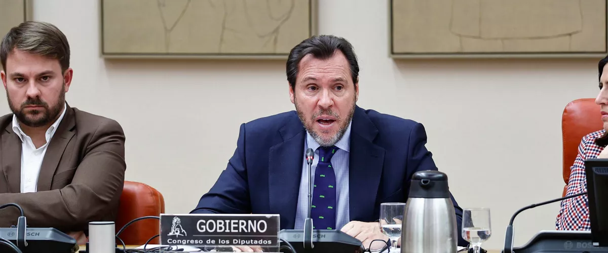 MADRID, 03/02/2026.- El ministro de Transportes y Movilidad Sostenible, Óscar Puente, comparece este martes en la Comisión de Transportes y Movilidad Sostenible del Congreso para dar explicaciones sobre el accidente de Adamuz (Córdoba) y las demás recientes incidencias ferroviarias. EFE/ Rodrigo Jiménez
