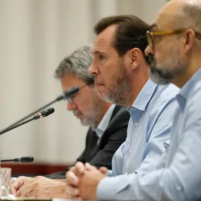 MADRID (ESPAÑA), 30/10/2026.- El ministro de Transportes, Óscar Puente durante una rueda de prensa celebrada este viernes en Madrid para informar sobre el accidente ferroviario de Urda (Toledo) en el que han muerto 69 personas. EFE/JJ Guillén

