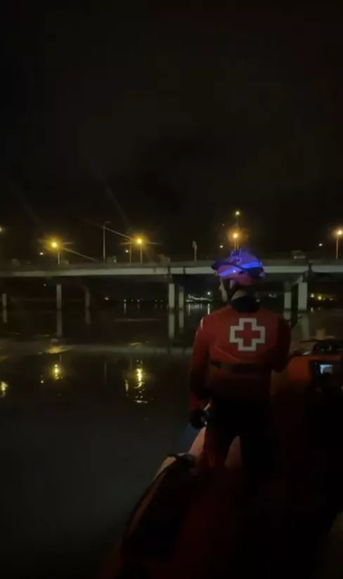 Buscan a un hombre tras caer al río Bidasoa