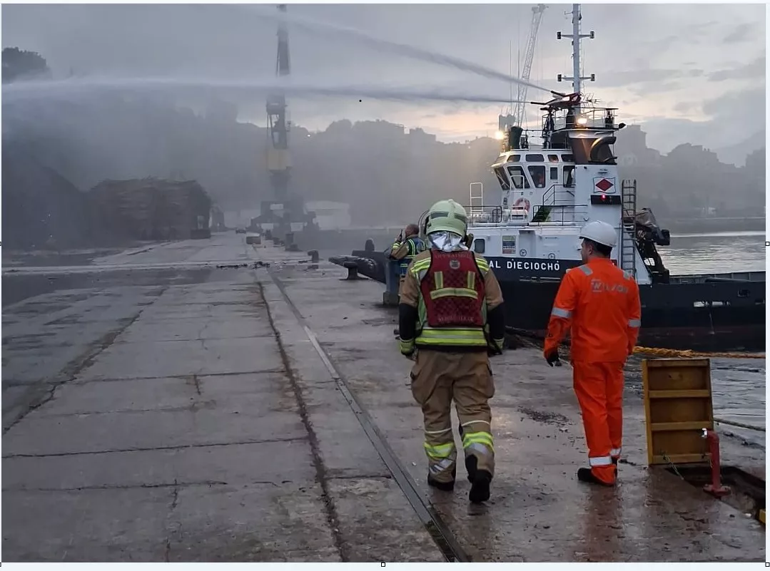 Incendio en el Puerto de Pasaia
