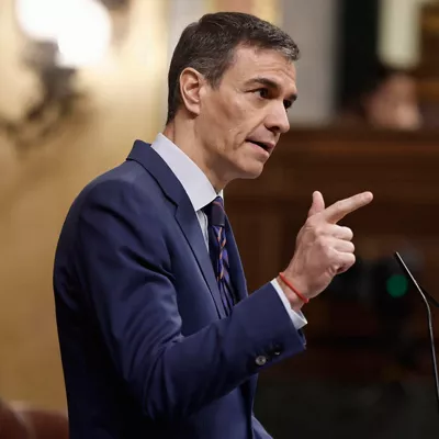 MADRID (ESPAÑA), 25/03/2026.- El presidente del Gobierno, Pedro Sánchez interviene este miércoles durante el pleno del Congreso de los Diputados en Madrid donde el Ejecutivo explica su posición contra la guerra en Irán e informará de las medidas adoptadas para combatir sus efectos en un ambiente político marcado por la convocatoria de elecciones en Andalucía. EFE/ Sergio Pérez
