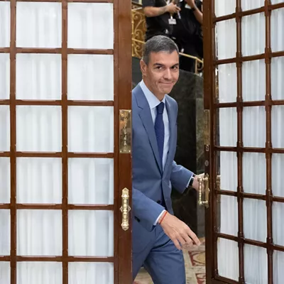 (Foto de ARCHIVO)

El presidente del Gobierno, Pedro Sánchez, a su salida de una sesión de control al Gobierno, en el Congreso de los Diputados, a 16 de septiembre de 2026, en Madrid (España). La crisis migratoria que vive Ceuta desde el pasado mes de julio vuelve a centrar las preguntas de la oposición al Gobierno en la sesión de control con preguntas cómo cuáles son los planes para la ciudad autónoma o si el Ejecutivo considera que ante la entrada irregular de los migrantes se ha degradado la imagen de España en el exterior.



Jesús Hellín / Europa Press

16/9/2026