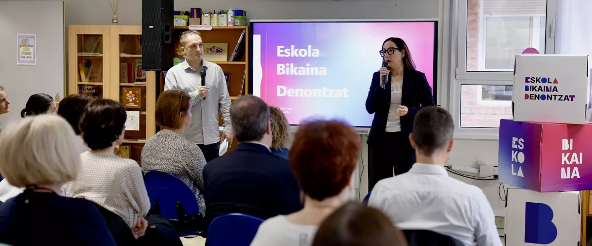 Begoña Pedrosa en la sexta sesión de la Mesa Eskola Bikaina Denontzat 