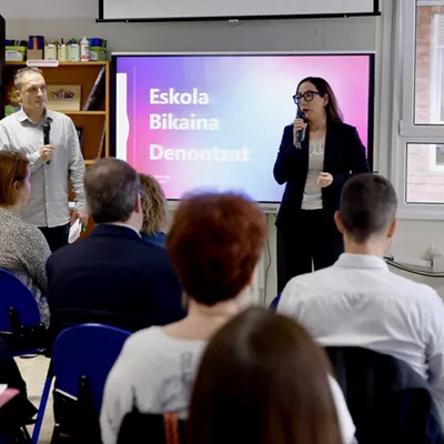 Begoña Pedrosa en la sexta sesión de la Mesa Eskola Bikaina Denontzat 