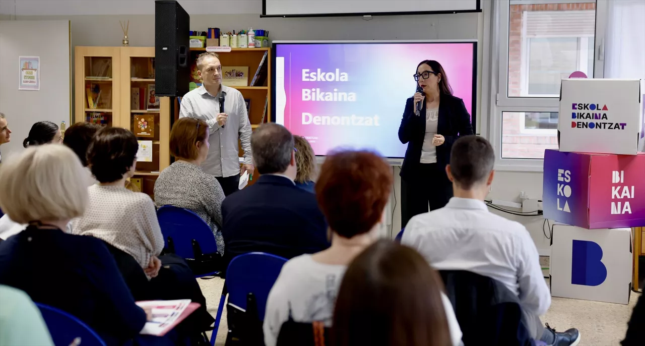 Begoña Pedrosa en la sexta sesión de la Mesa Eskola Bikaina Denontzat 