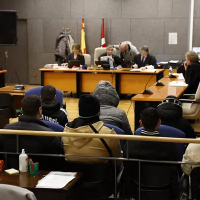 BILBAO, 09/03/2026.- La Sección Primera de la Audiencia Provincial de Bizkaia ha comenzado este lunes el juicio a once personas acusadas (en la imagen) de una agresión homófoba a un joven en la madrugada del 6 de junio de 2021 en Basauri (Bizkaia), a quien dejaron inconsciente tras propinarle una brutal paliza por su orientación sexual. EFE/ Miguel Toña
