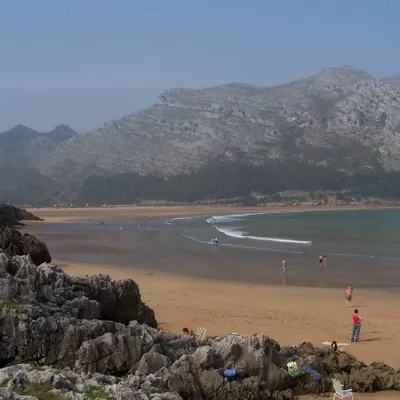 (Foto de ARCHIVO)

Playa de Oriñón



REMITIDA / HANDOUT por TURISMO DE CANTABRIA

Fotografía remitida a medios de comunicación exclusivamente para ilustrar la noticia a la que hace referencia la imagen, y citando la procedencia de la imagen en la firma

11/5/2021