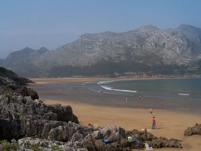 (Foto de ARCHIVO)

Playa de Oriñón



REMITIDA / HANDOUT por TURISMO DE CANTABRIA

Fotografía remitida a medios de comunicación exclusivamente para ilustrar la noticia a la que hace referencia la imagen, y citando la procedencia de la imagen en la firma

11/5/2021