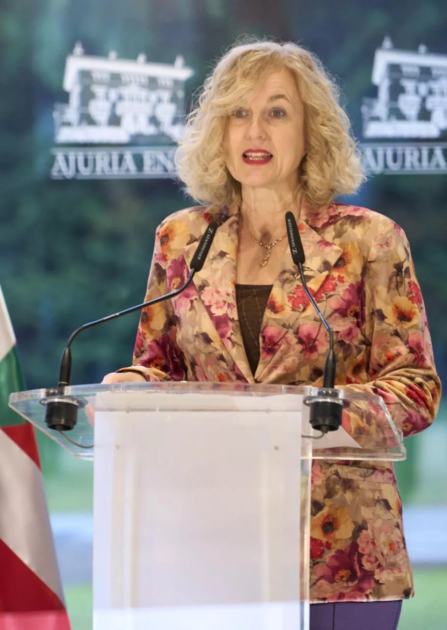 Cristina González toma posesión como consejera de Turismo, Comercio y Consumo