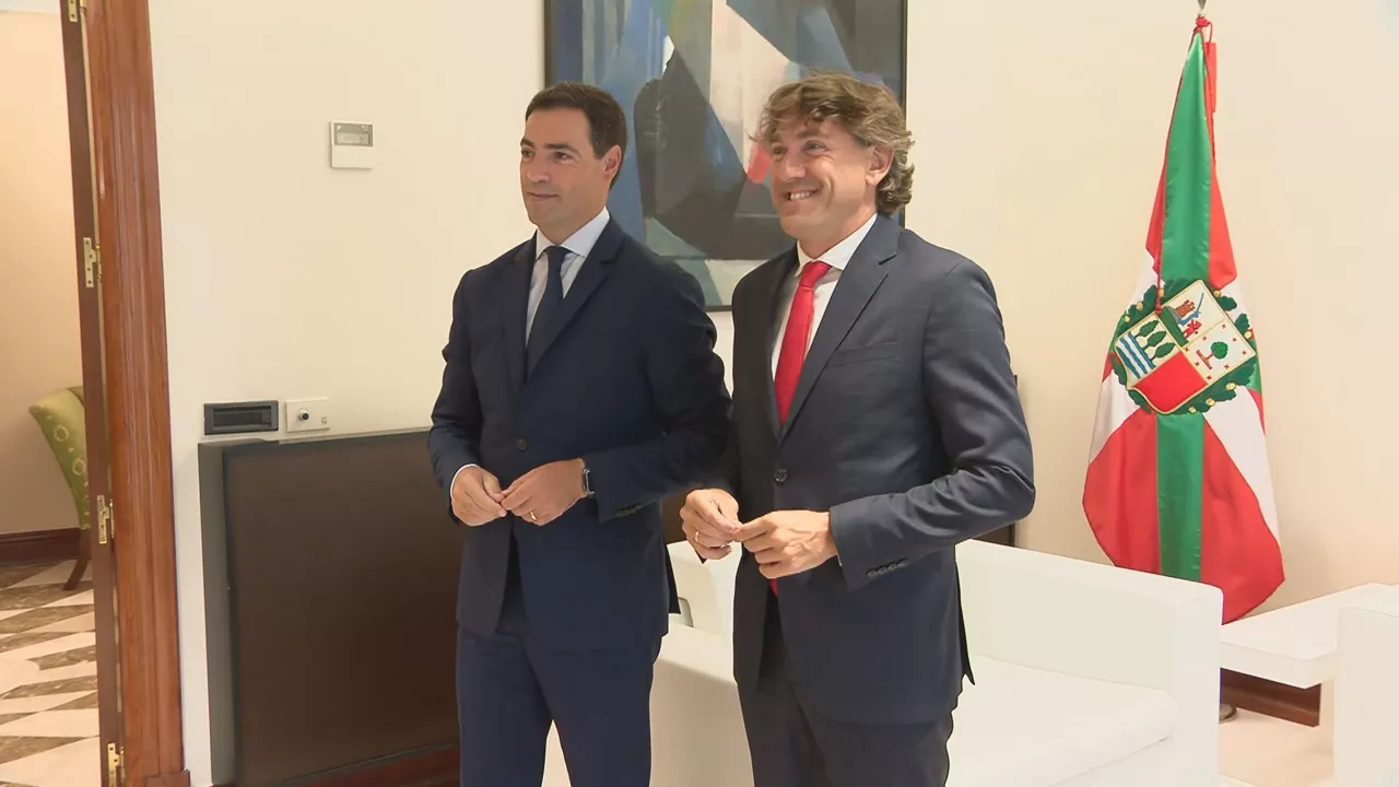 Reunión entre Imanol Pradales y Eneko Andueza