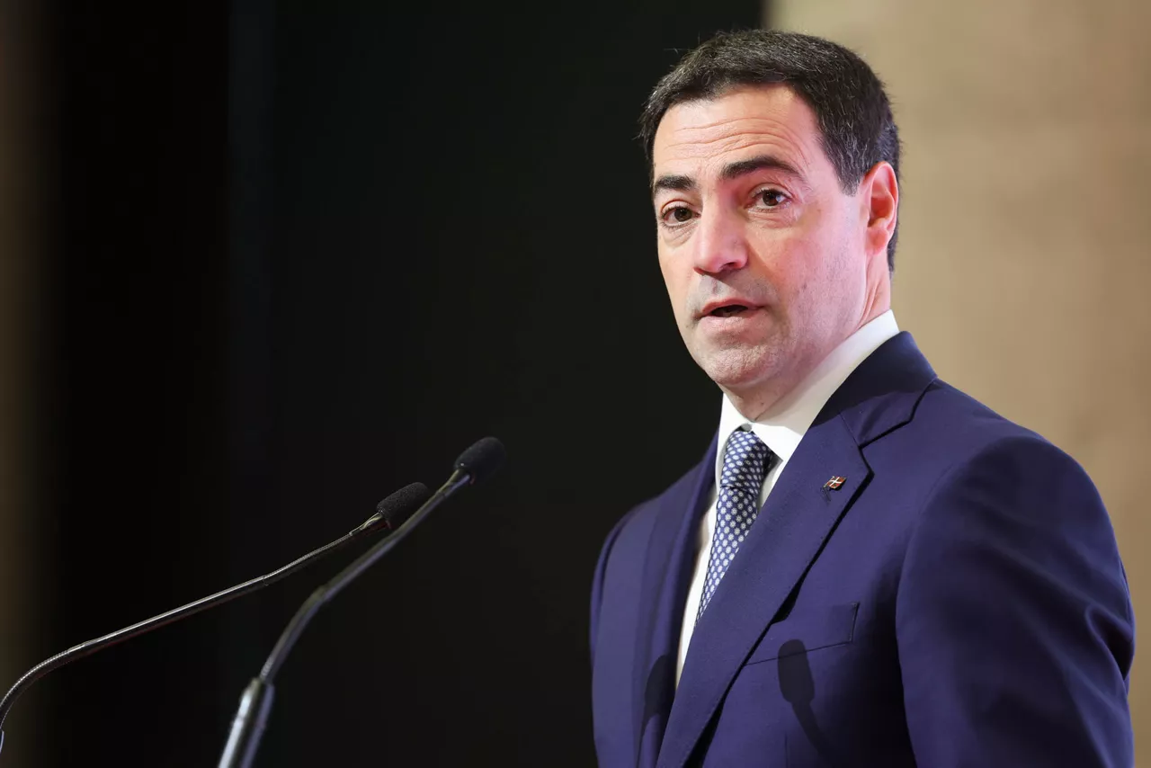 GRAFCAV7537. BILBAO, 10/12/2025.-El lehendakari, Imanol Pradales, en la imagen, analiza la situación de la economía vasca, seguido de un coloquio, en el marco del Foro ‘Expectativas Económicas’, organizado por el diario El Correo.EFE/Luis Tejido
