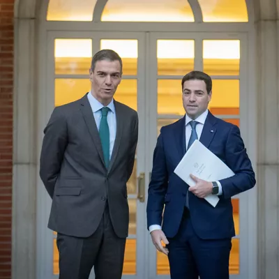 (Foto de ARCHIVO)

El presidente del Gobierno, Pedro Sánchez (i), recibe al lehendakari, Imanol Pradales (d), en el Complejo de la Moncloa, a 27 de enero de 2026, en Madrid (España). Pradales, y Sánchez han analizado asuntos de interés común, antes de concretar el encuentro bilateral que tienen pendiente para cerrar los compromisos pendientes de cumplimiento, entre ellos la culminación del Estatuto de Gernika, con el traspaso de la totalidad de materias contempladas para Euskadi en el texto estatutario.



Fernando Sánchez / Europa Press

27/1/2026
