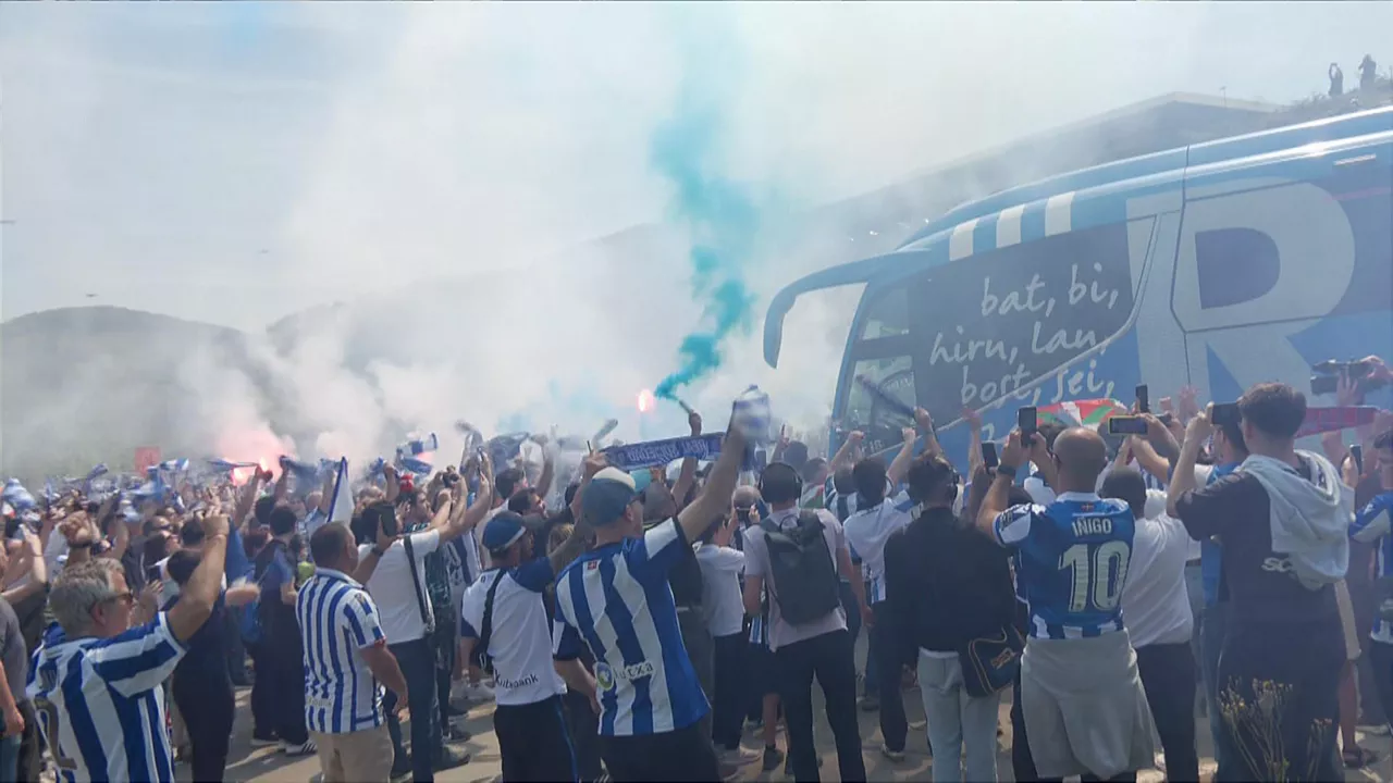 Aficionados despiden a la Real