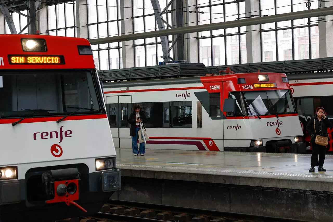Huelga en Renfe estación de Abando Bilbao trenak