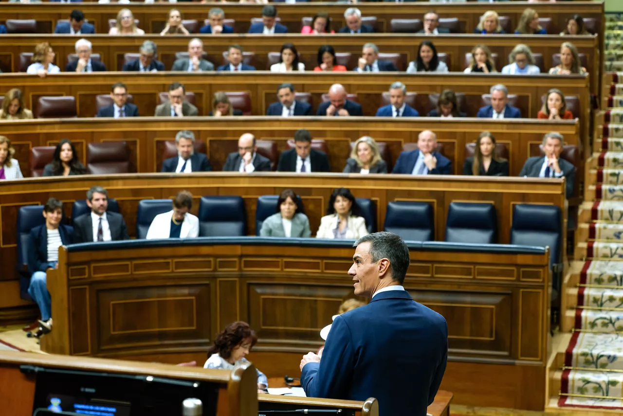 MADRID, 29/04/2026.- El presidente del Gobierno, Pedro Sánchez, durante su intervención en la sesión de control al Ejecutivo que se celebra este miércoles en el Congreso. EFE/ J.J.Guillen
