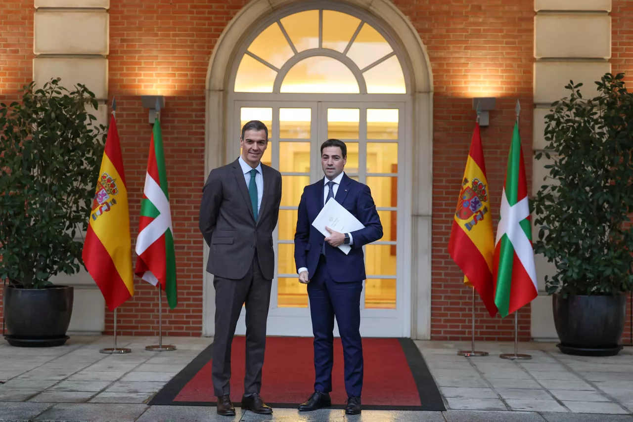 Pedro Sanchezen eta Imanol Pradalesen arteko bilera