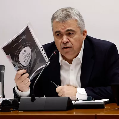 GRAFCAV9720. PAMPLONA, 11/02/2026.- El exsecretario de Organización del PSOE, Santos Cerdán, ha manifestado que quiere "justicia" en la comisión de investigación de la adjudicación de obras públicas del Gobierno Foral que se celebra en el Parlamento Foral en la que se ha acogido a su derecho a no declarar. Cerdán ha comenzado indicando a la Cámara que se quería acoger a su derecho a no declarar tal como le permite la Constitución española y la ley de Enjuicimiamiento criminal al estar investigado en la causa especial 20775/2020-2 de la que cual se desglosó en fecha 31 de octubre de 2025, una parte declarada secreta.
