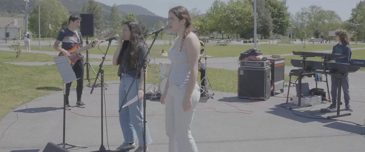 Señeak Bizkaia Rock Kanpusak euskal artistekin ikasteko aukera eskaintzen die 14 eta 17 urte bitarteko gazteei