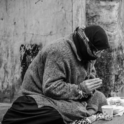 PERSONA SIN HOGAR EN LA CALLE, ETXEGABE BAT KALEAN 