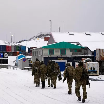 Soldados daneses en Nuuk (Groenlandia). Maniobras militares dentro del programa 'Resistencia Ártica'