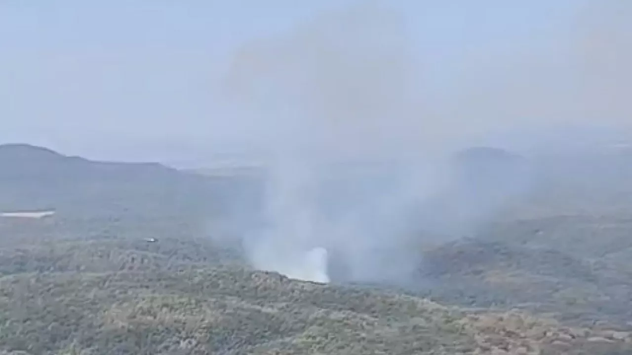 Un incendio afecta a una zona de monte del parque natural de Izki