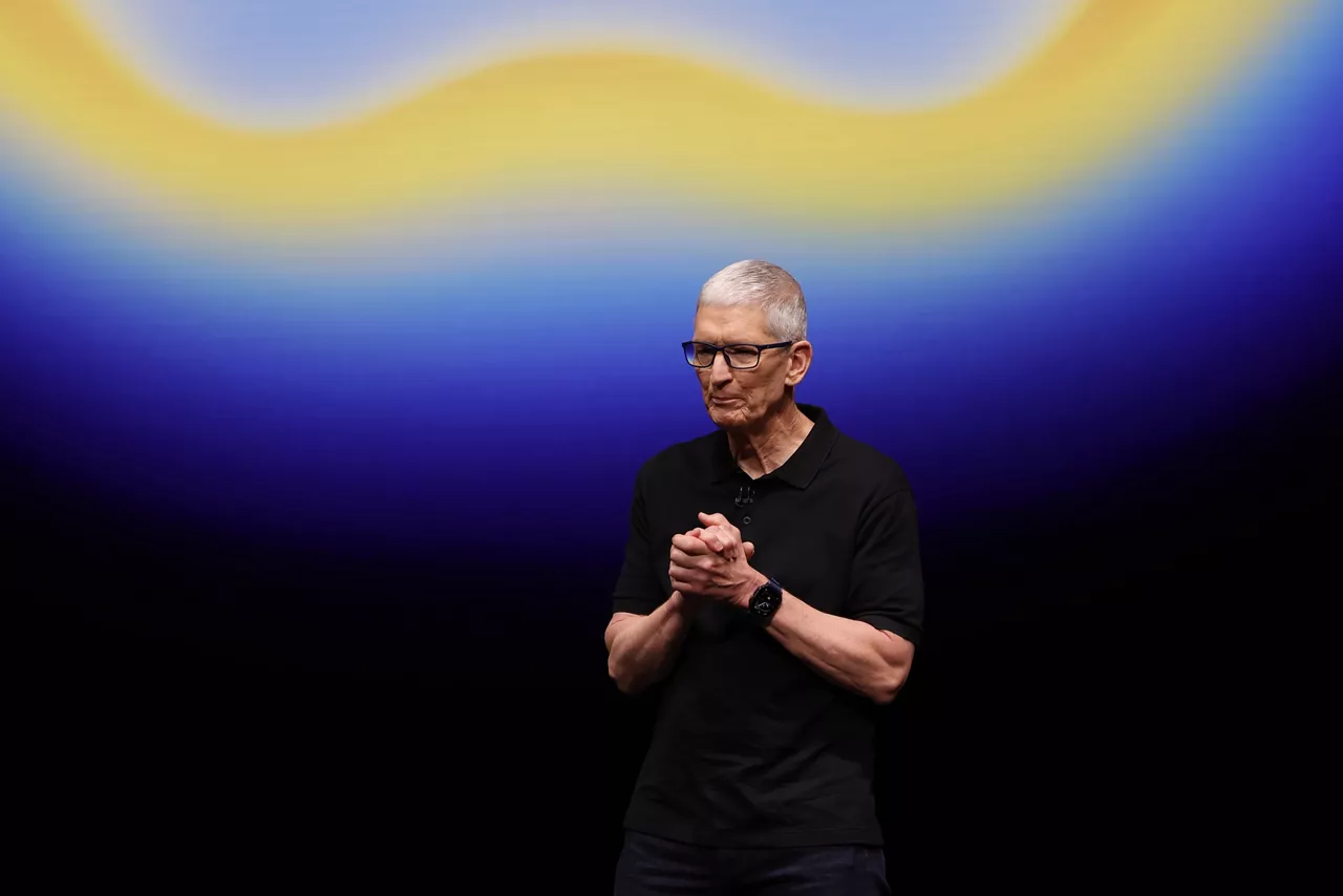 CUPERTINO (United States), 20/04/2026.- (FILE) - Apple CEO Tim Cook speaks in the Steve Jobs Theater during an Apple event on the campus of Apple Park in Cupertino, California, USA, 09 September 2025 (reissued 20 April 2026). Apple announced on 20 April 2026 that Tim Cook will transition to the role of Executive Chairman of the board, with John Ternus, currently Senior Vice President of Hardware Engineering, set to become Apple's next Chief Executive Officer effective 01 September 2026. EFE/EPA/JOHN G. MABANGLO
