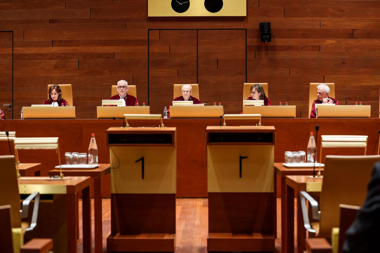 LUXEMBURGO, 16/07/2026.- El Tribunal de Justicia de la Unión Europea (TJUE) consideró que la ley de la amnistía española que afectó al proceso independentista catalán es conforme al derecho comunitario porque "tiene por objeto reducir tensiones institucionales y políticas y facilitar un escenario de reconciliación". La corte con sede en Luxemburgo resolvió este jueves, en primer lugar, la cuestión prejudicial que le planteó el Tribunal español de Cuentas sobre si amnistiar la responsabilidad contable de los gastos del proceso independentista pondría en riesgo las finanzas europeas, una posibilidad que el TJUE descartó. EFE/ Pablo Garrigós
