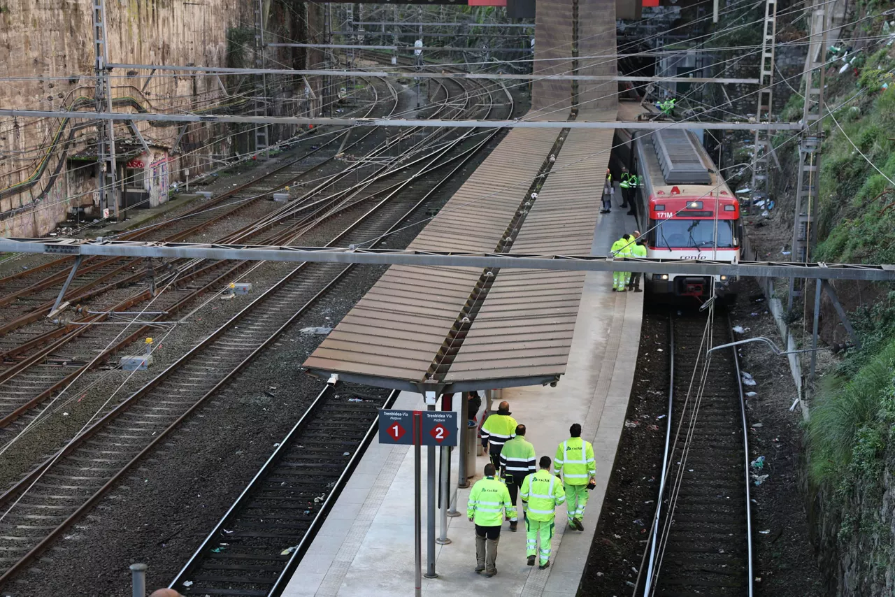 Salida del eje de un tren en Zabalburu