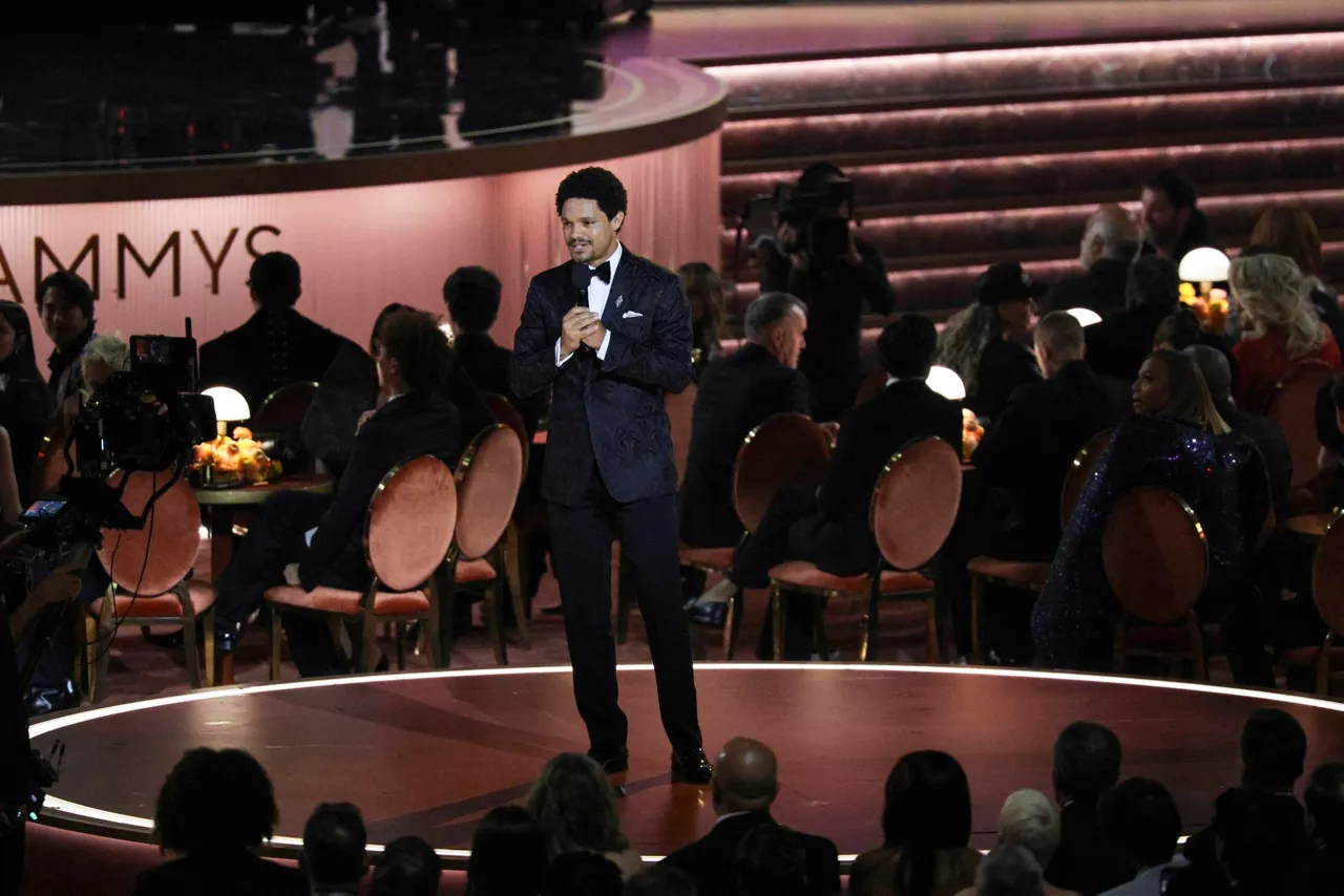 LOS ANGELES (United States), 02/02/2026.- Show host South African comedian Trevor Noah speaks during the 68th annual Grammy Awards ceremony at Crypto.com Arena in Los Angeles, California, USA, 01 February 2026. EFE/EPA/CHRIS TORRES
