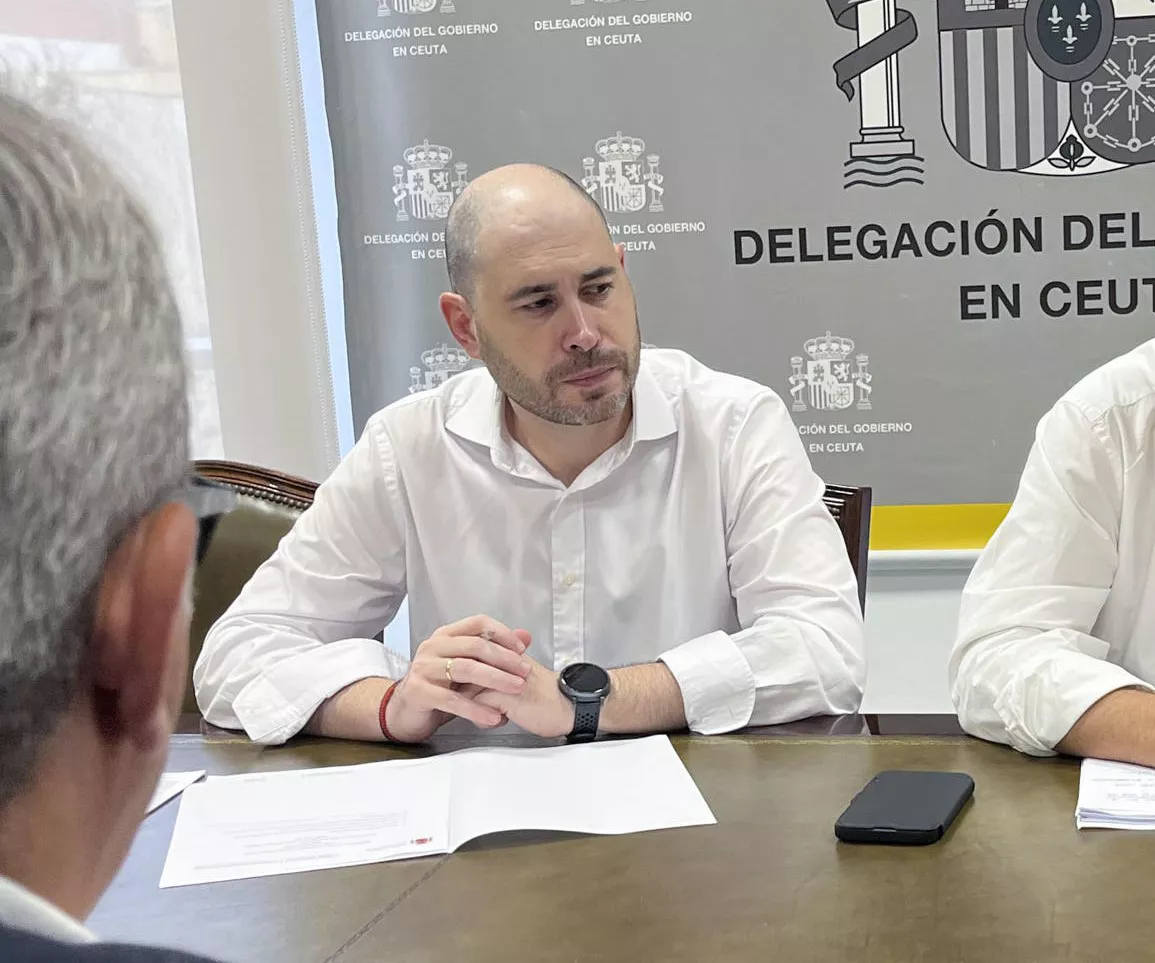 El ministro de Política Territorial y Memoria Democrática, Ángel Víctor Torres, preside en Ceuta una nueva reunión del Comité de Situación de la ciudad autónoma