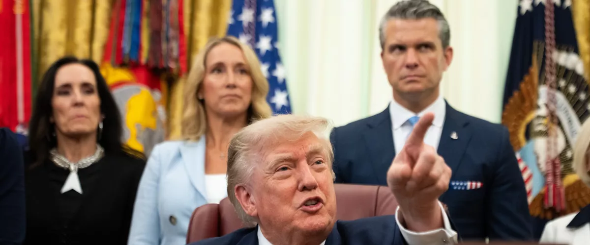 Washington (United States), 03/08/2026.- President Donald Trump speaks during an executive order signing ceremony in the Oval Office of the White House in Washington, DC, USA, 03 August 2026. EFE/EPA/Allison Robbert / POOL
