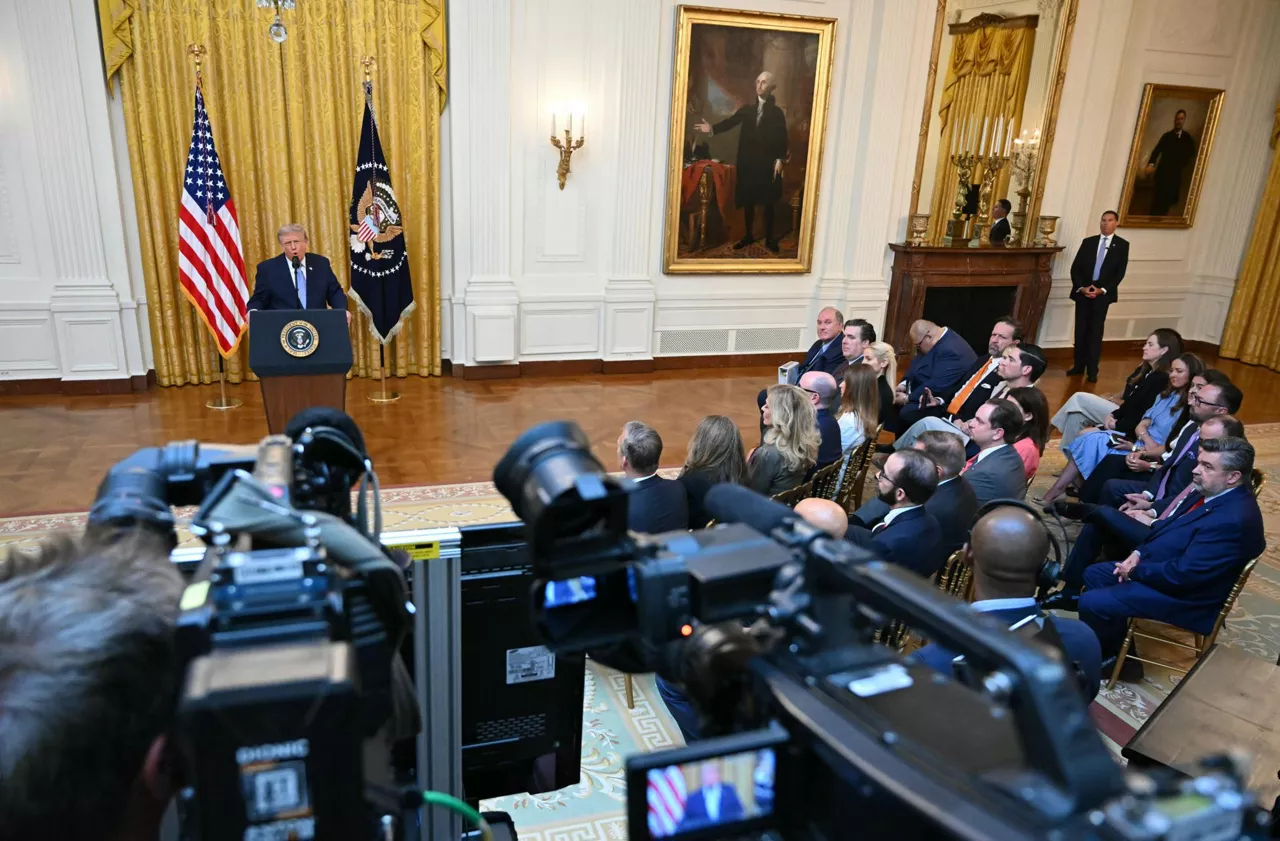 WASHINGTON (United States), 16/07/2026.- US President Donald Trump addresses the nation from the East Room of the White House in Washington, DC, USA, 16 July 2026. EFE/EPA/SAUL LOEB / POOL
