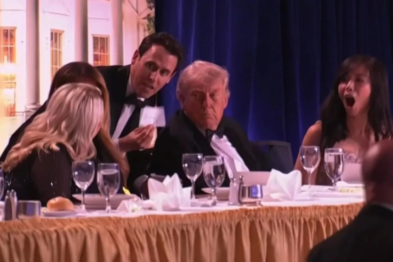 WASHINGTON, 26/04/2026.- Captura de imagen de un video facilitado por la Casa Blanca. El presidente de EE.UU., Donald Trump, dijo este sábado que el tirador que irrumpió en el hotel donde el mandatario participaba en una cena con corresponsales en Washington fue "interceptado" y detenido por el Servicio Secreto y que disparó a un agente, pero indicó que la bala impactó en su chaleco antibalas. EFE/ Pool Casa Blanca SOLO USO EDITORIAL/SOLO DISPONIBLE PARA ILUSTRAR LA NOTICIA QUE ACOMPAÑA (CRÉDITO OBLIGATORIO)
