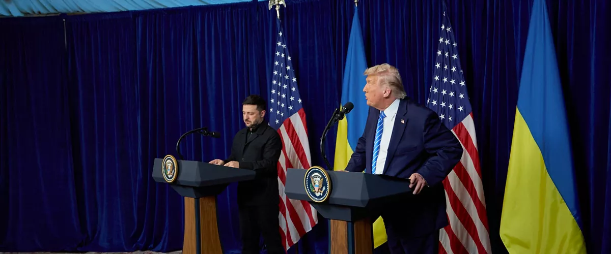 Palm Beach (United States), 28/12/2025.- A handout picture made available by the Presidential Press Service shows US President Donald Trump (R) and Ukrainian President Volodymyr Zelensky (L) attending their joint press conference in Palm Beach, Florida, USA, 28 December 2025. (Ucrania) EFE/EPA/PRESIDENTIAL PRESS SERVICE / HANDOUT HANDOUT EDITORIAL USE ONLY/NO SALESHANDOUT EDITORIAL USE ONLY/NO SALES

