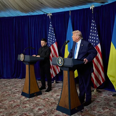 Palm Beach (United States), 28/12/2025.- A handout picture made available by the Presidential Press Service shows US President Donald Trump (R) and Ukrainian President Volodymyr Zelensky (L) attending their joint press conference in Palm Beach, Florida, USA, 28 December 2025. (Ucrania) EFE/EPA/PRESIDENTIAL PRESS SERVICE / HANDOUT HANDOUT EDITORIAL USE ONLY/NO SALESHANDOUT EDITORIAL USE ONLY/NO SALES
