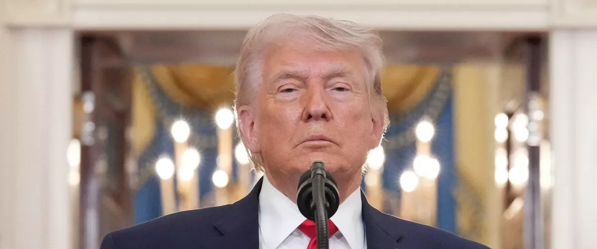 FOTODELDIA Washington, 01/04/2026.- El presidente estadounidense, Donald Trump, aseguró este miércoles en un discurso televisado a la nación que ha despertado gran expectación que su país ha logrado "victorias rápidas, decisivas y abrumadoras" en Irán desde que comenzó a realizar ataques contra la República Islámica el pasado 28 de febrero EFE/ALEX BRANDON / POOL
